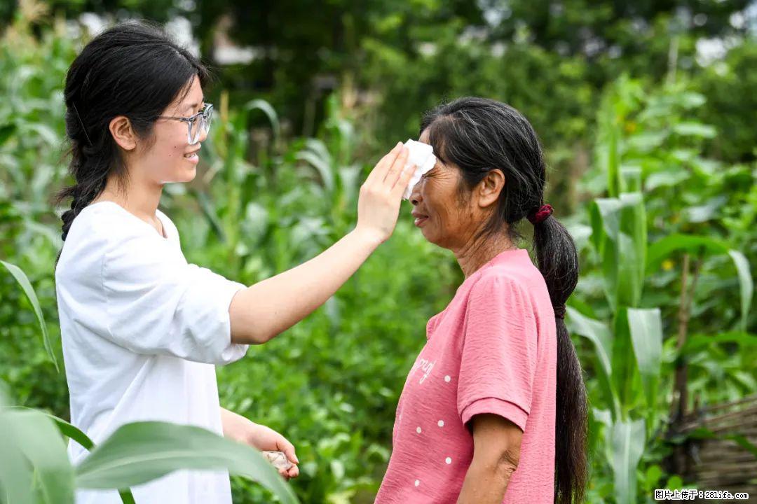 全网追的“扁担女孩”，找了一份暑假工，时薪12元 - 衢州生活资讯 - 衢州28生活网 quzhou.28life.net